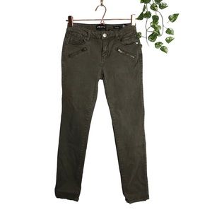 Kenneth Cole | Olive green Jess skinny jeans Moto jeans •